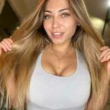 lilly_hot_toy from onlyfans